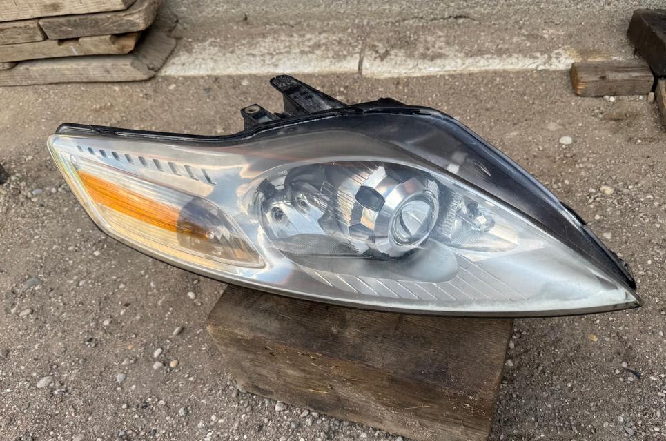 Ford Mondeo Priekinis žibintas