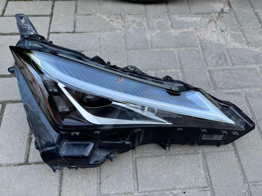 Lexus UX Priekinis žibintas 81145 76241