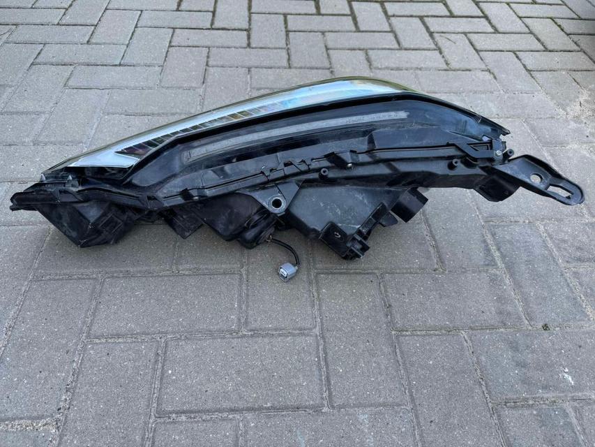 Lexus UX Priekinis žibintas 81145 76241 1