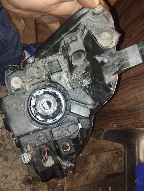 Toyota Yaris Priekinių žibintų komplektas OD-197. OD-198. OD-199.OD-200 3