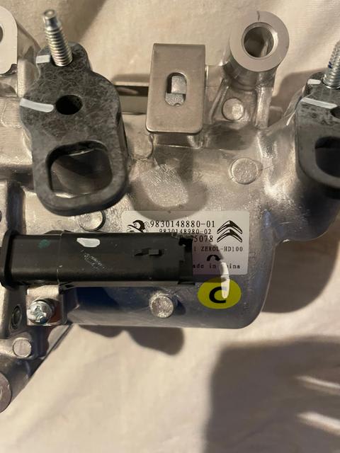 Peugeot Partner Oro kondicionieriaus kita detalė 9830148880 9830148980 9810349980 9808860080 1636462980 1617989180 1