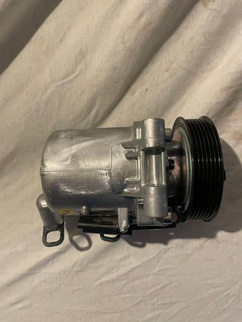 Peugeot Partner Oro kondicionieriaus kita detalė 9830148880 9830148980 9810349980 9808860080 1636462980 1617989180 2