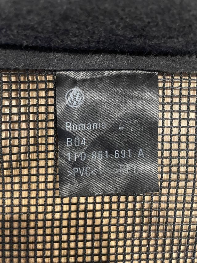 Volkswagen Touran Grotelės palangėje 2