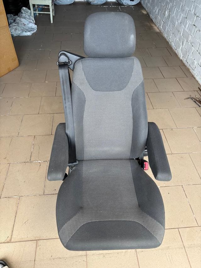 Opel Vivaro Priekinė vairuotojo sėdynė 1