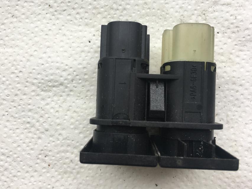 Ford Mondeo Stiklo šildymo elektra jungtukas 5