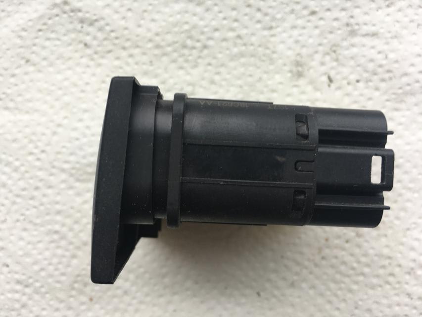 Ford Mondeo Stiklo šildymo elektra jungtukas 2