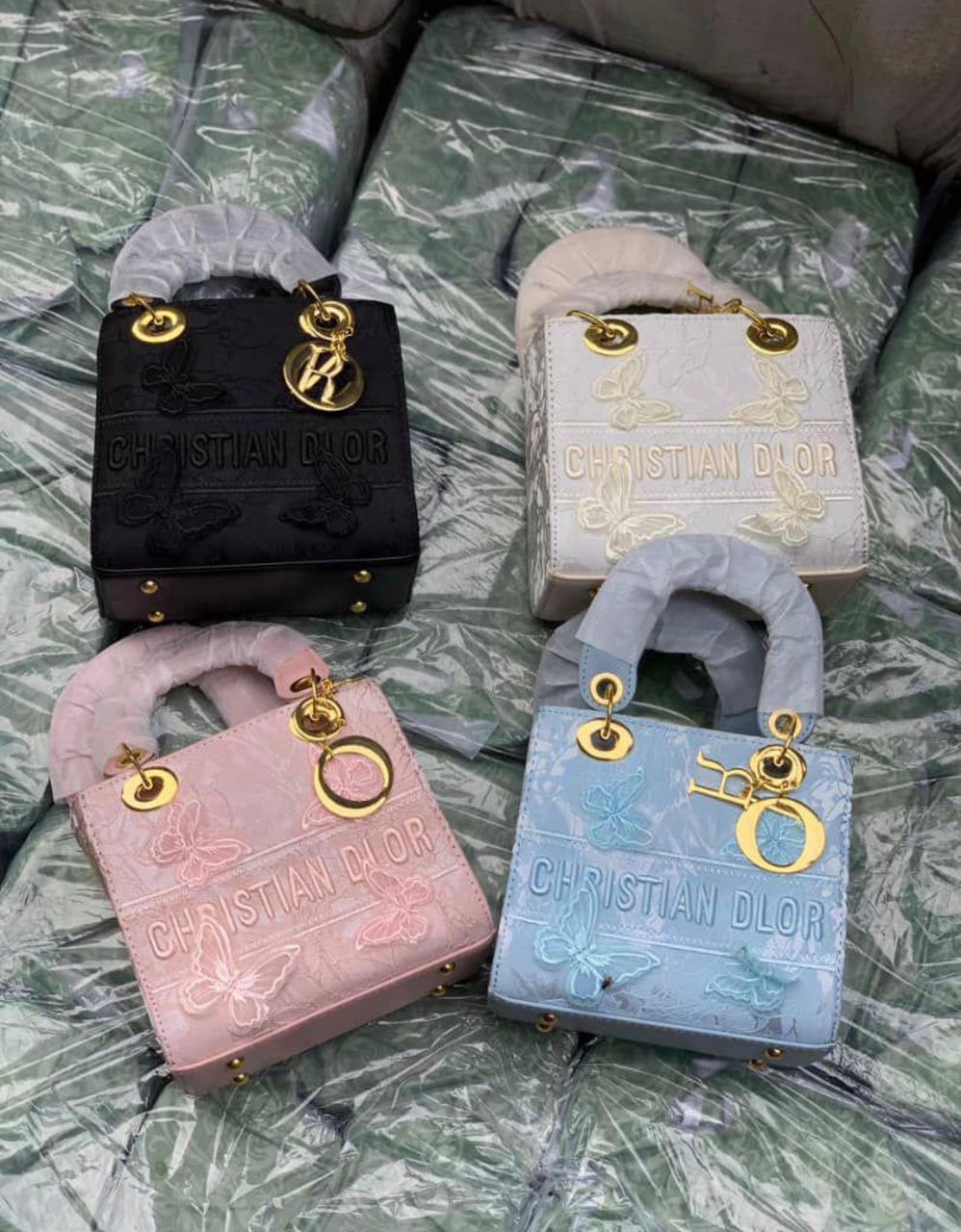 CHRISTIAN DIOR