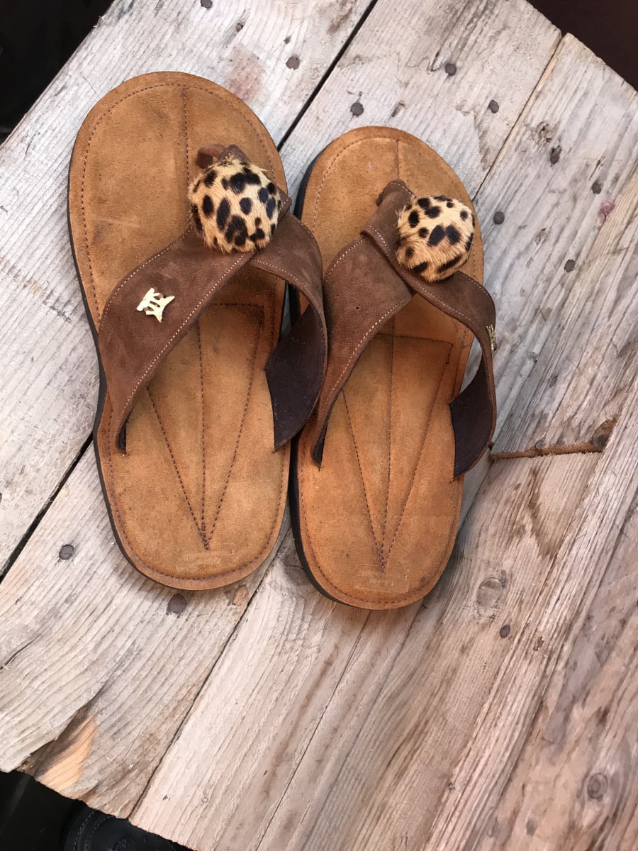 Suede leopard head