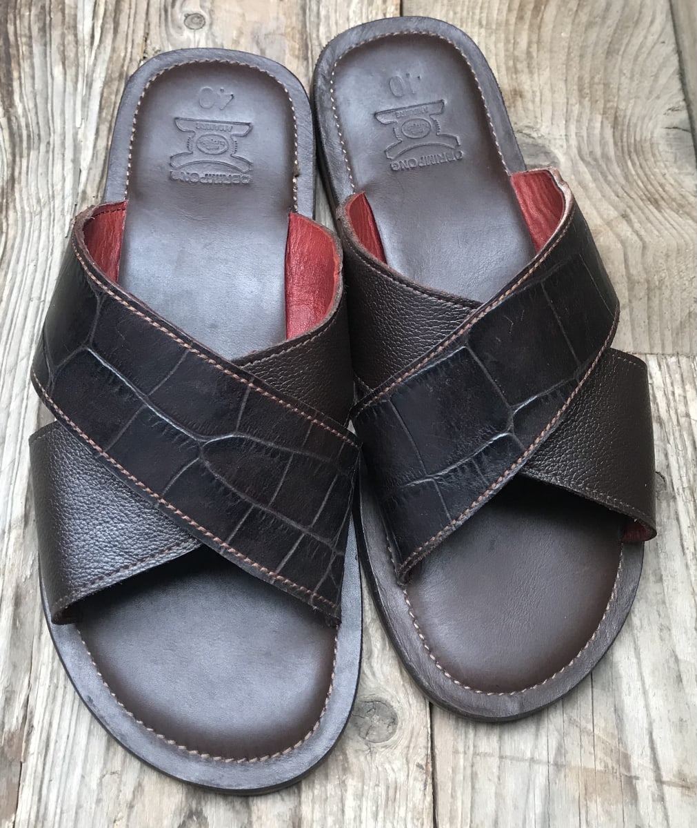 Coffee gator and smooth slipper