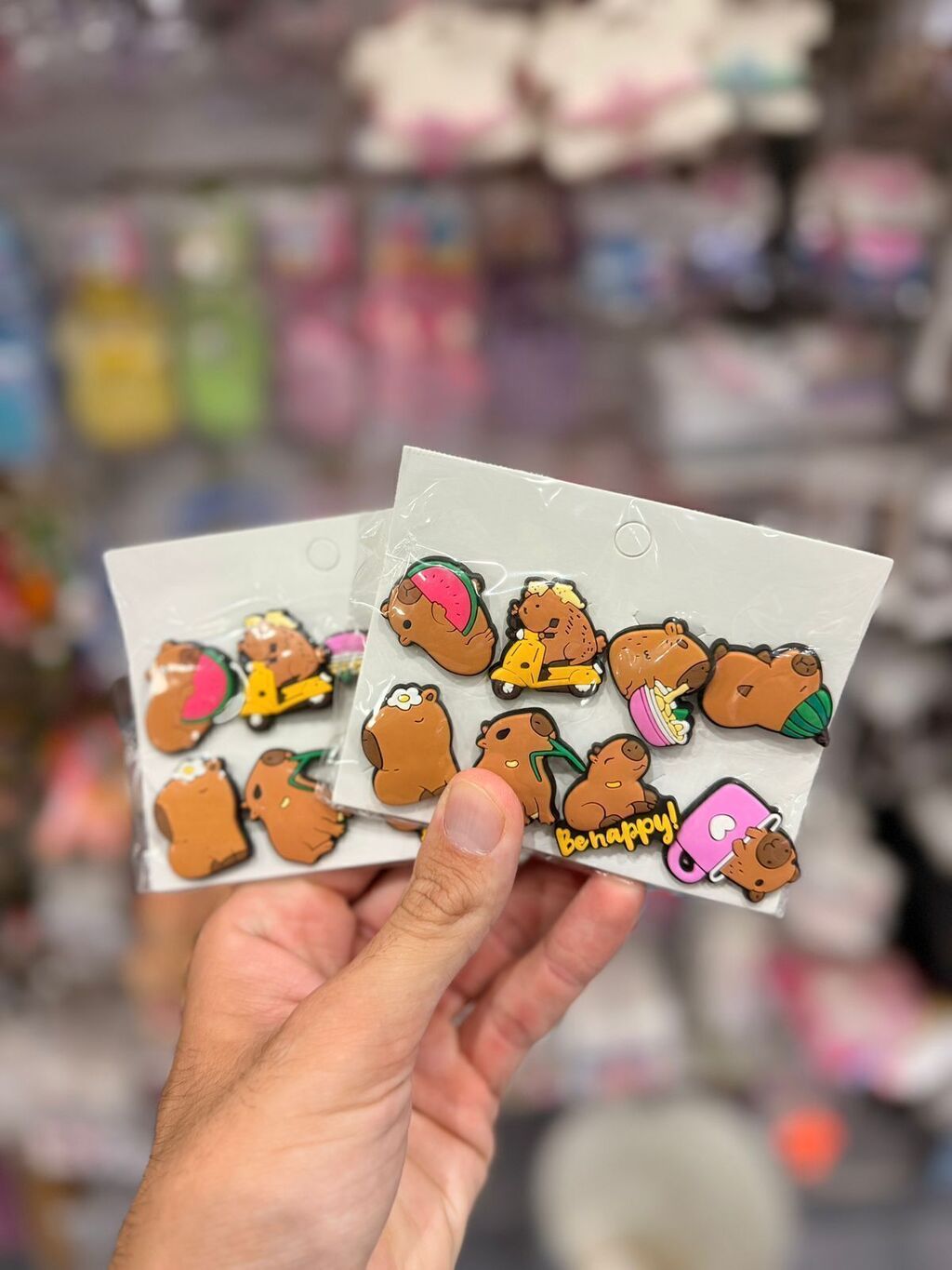 PINS CROCS X8 CAPIBARA