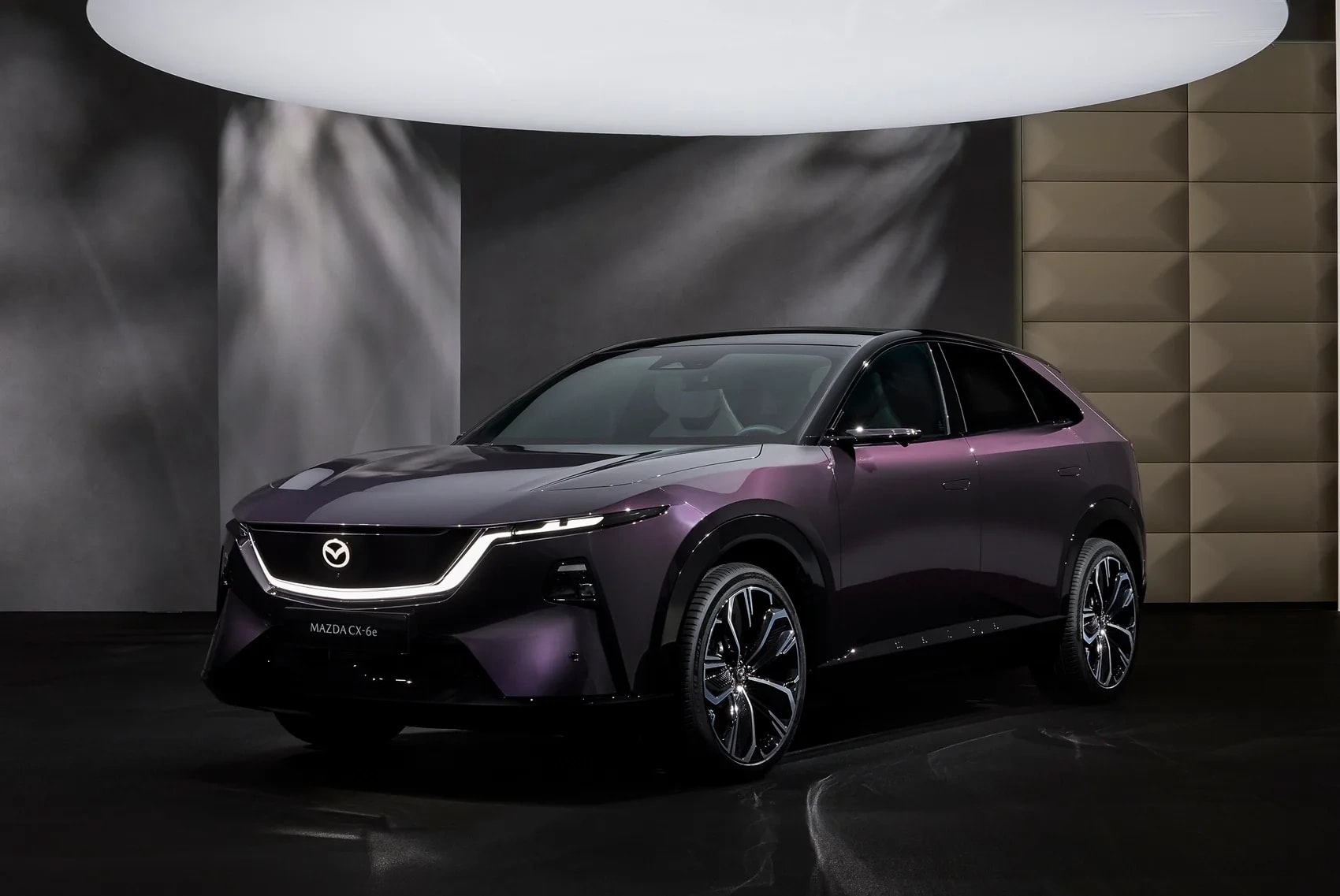 SUV-ul electric care redefinește eleganța japoneză — Noua Mazda CX-6e