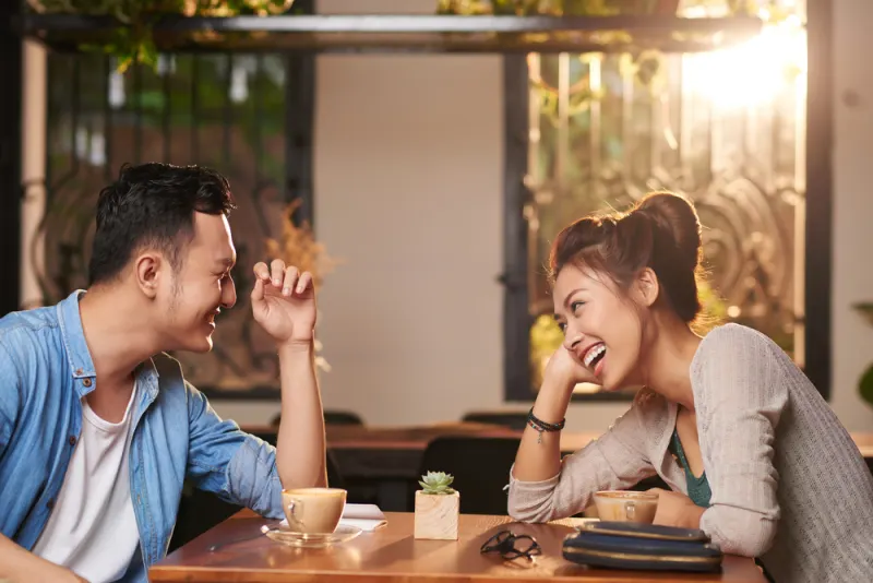 Essential First Date Questions That Can Set the Tone