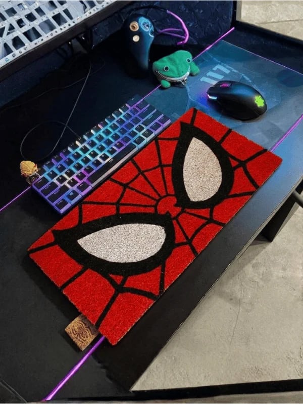 Spider-Man: The Web-Slinger Hand Rest
