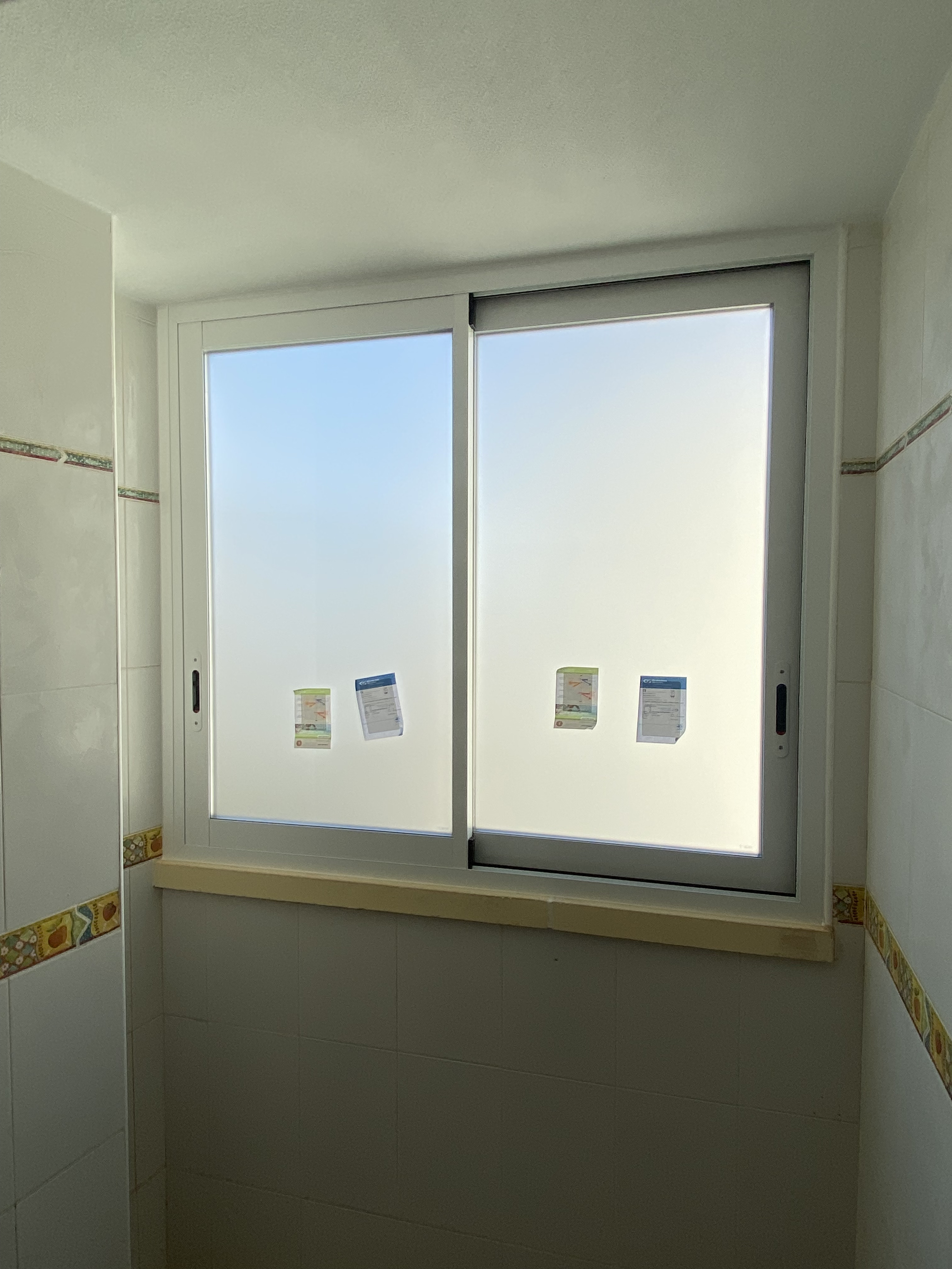 Diferencia entre ventanas oscilobatientes y correderas: ¿cuál elegir en Alicante?