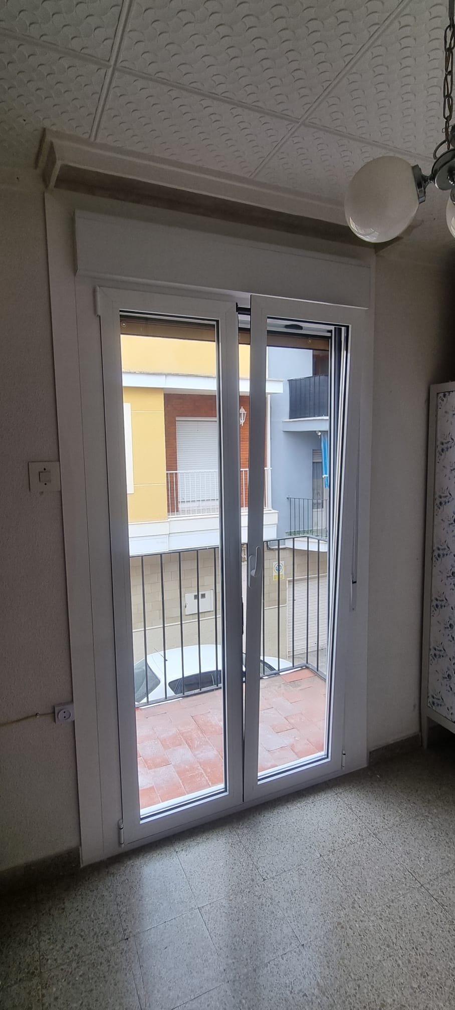 Ventana oscilobatiente