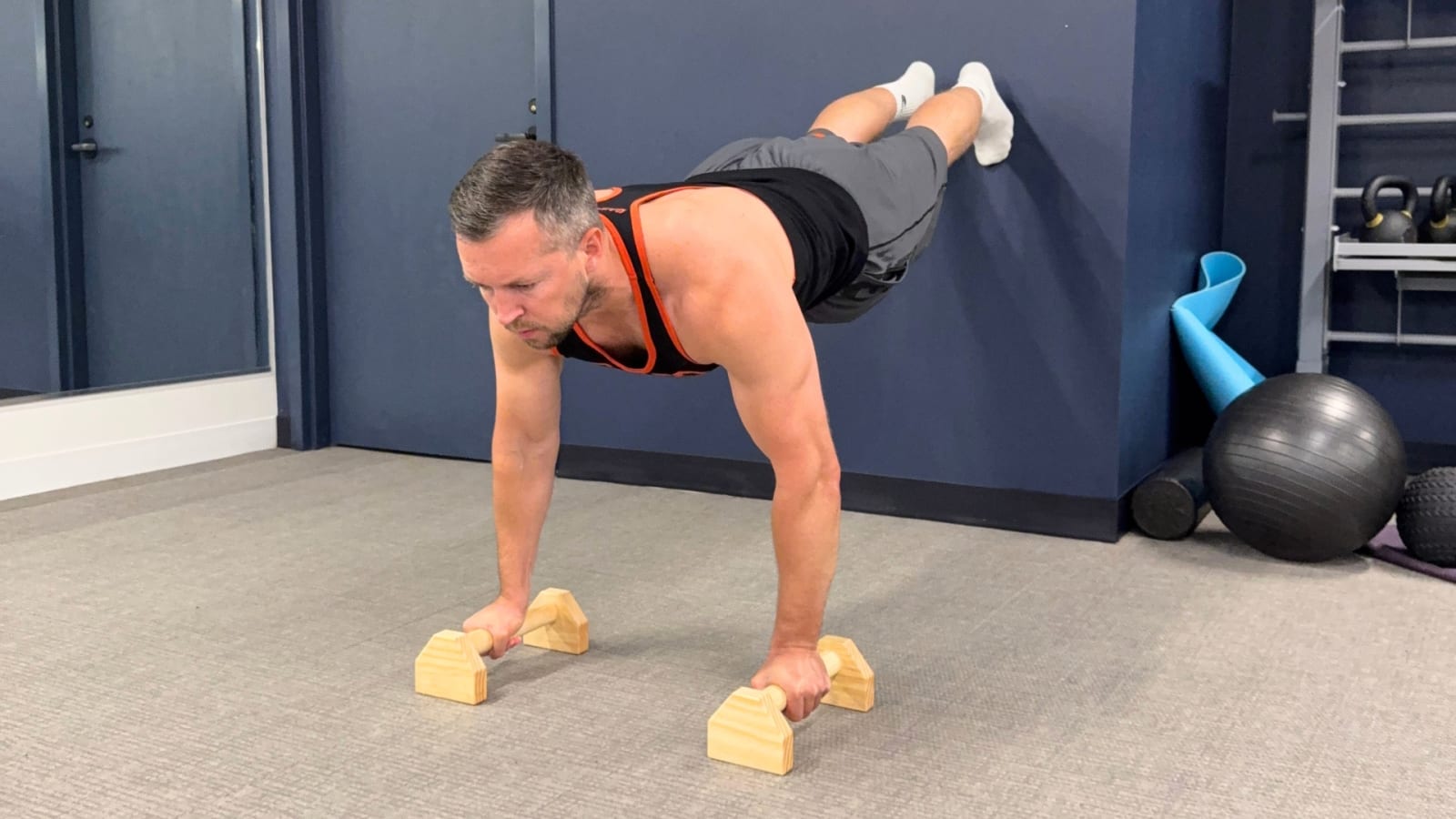 Bodyweight Strength Training That Builds Real Muscle (No Gym Needed)