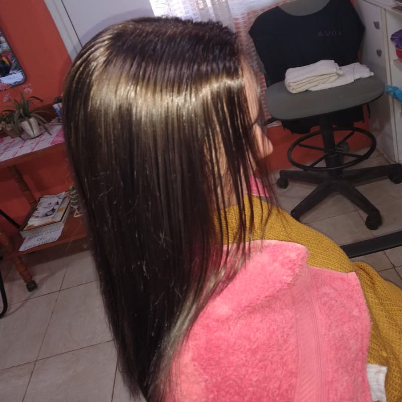 Alisado con keratina en melena larga brillante