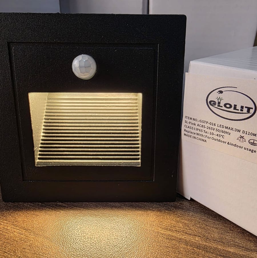 Step lamp No. 01 — Step lamps
