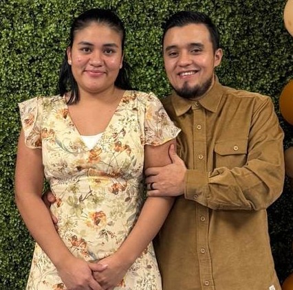 Darlyn Johana y Kelvin Garcia, lideres del grupo de jovenes