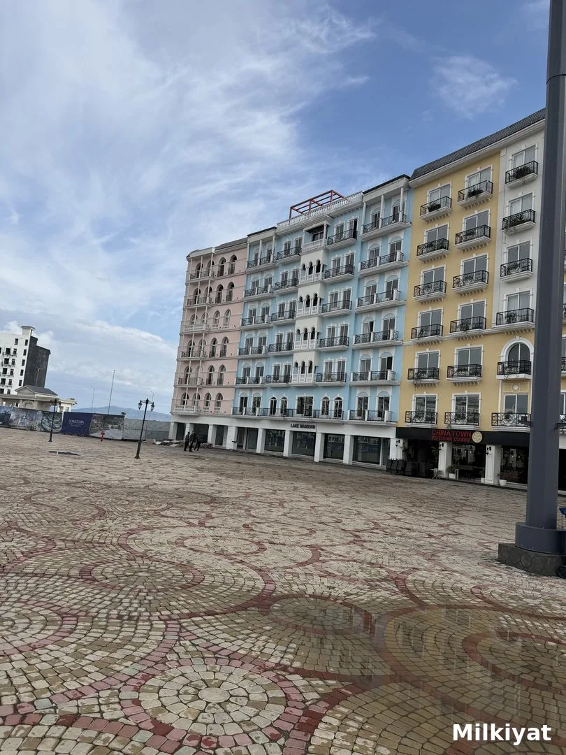 2 bed lake face apartment