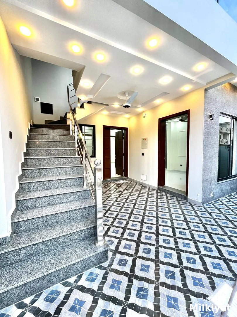 5 Marla Brand New House For Sale In Jinah Garden — photo 3