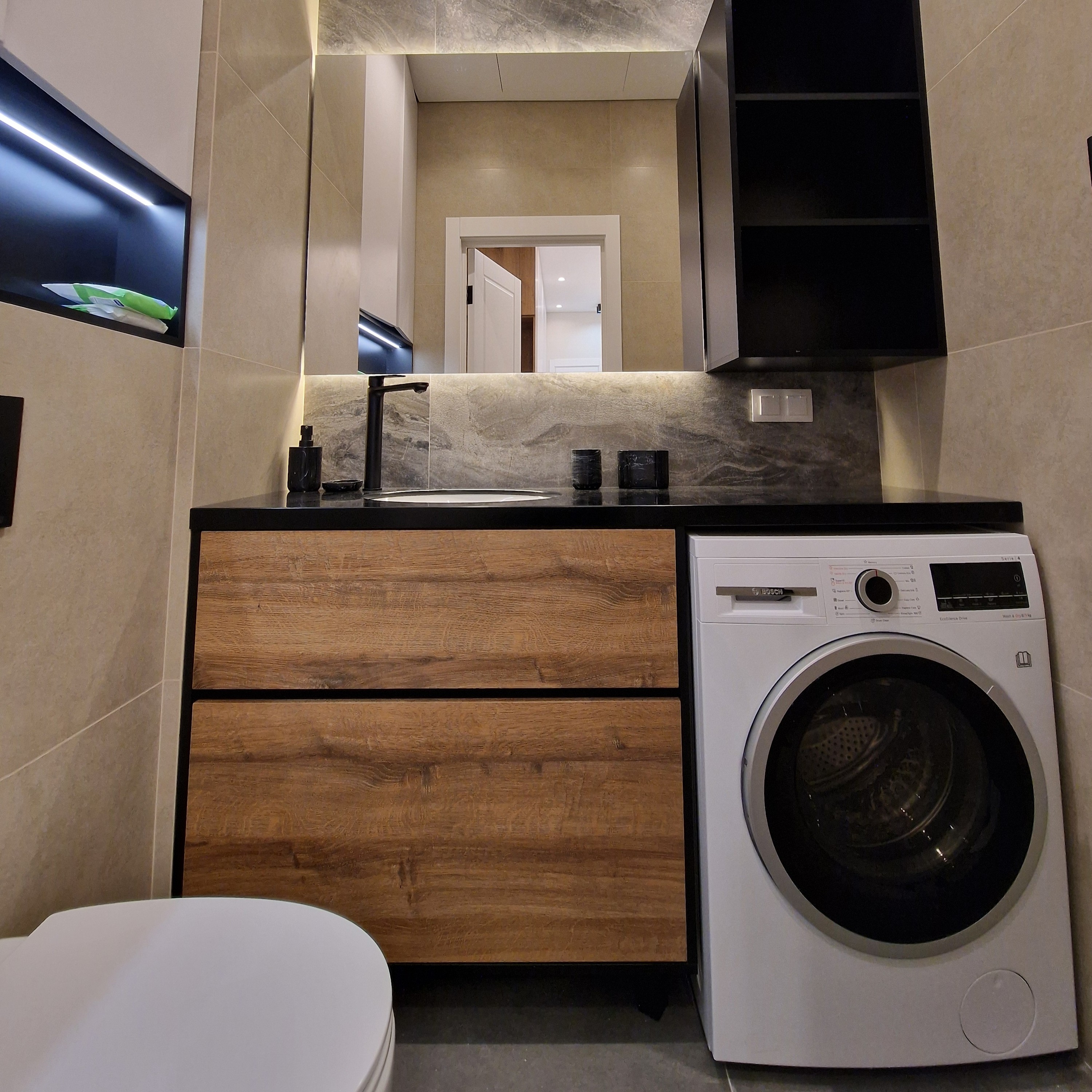 Спальня — панель из дерева