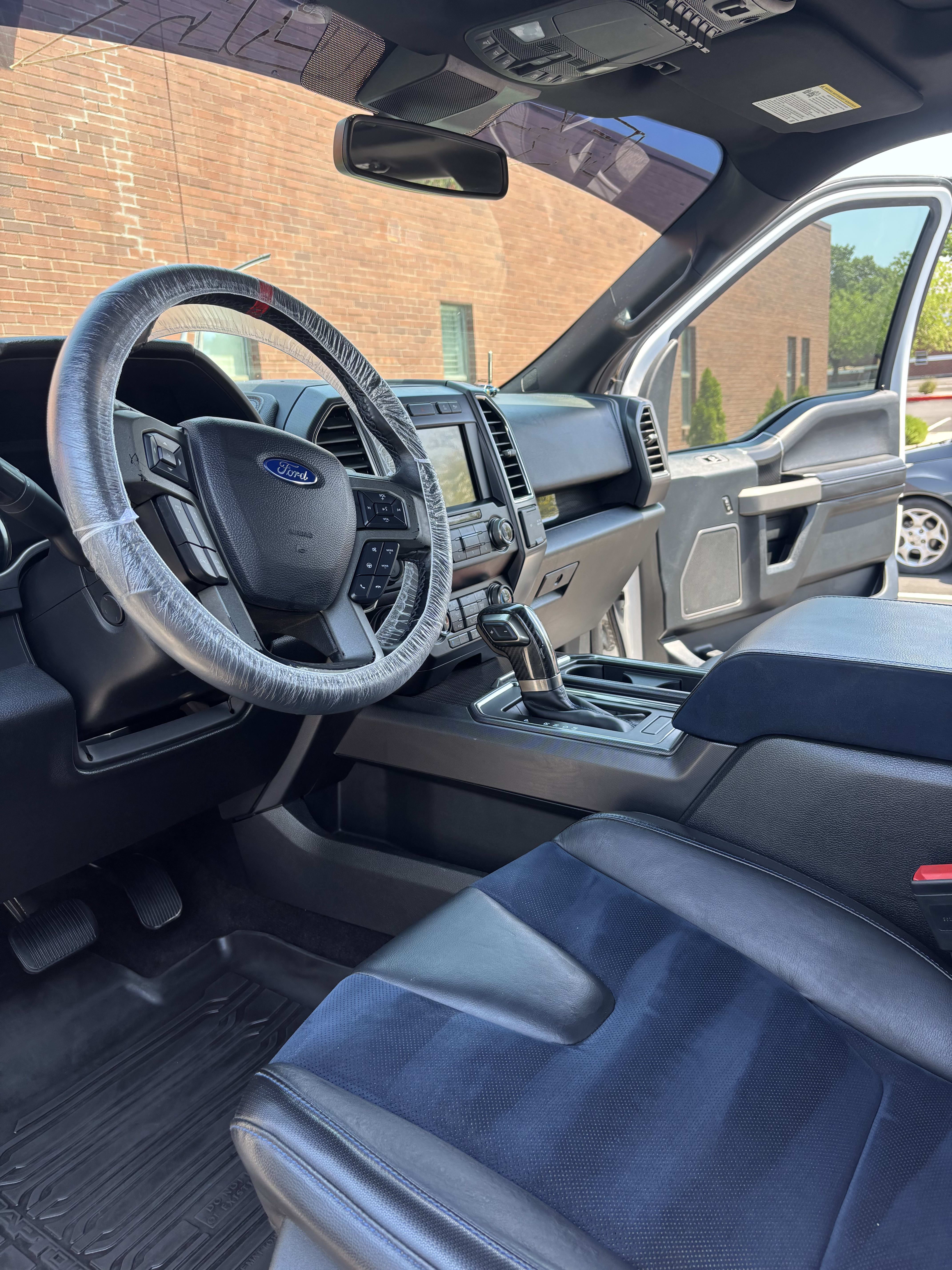 Car detailing service 5