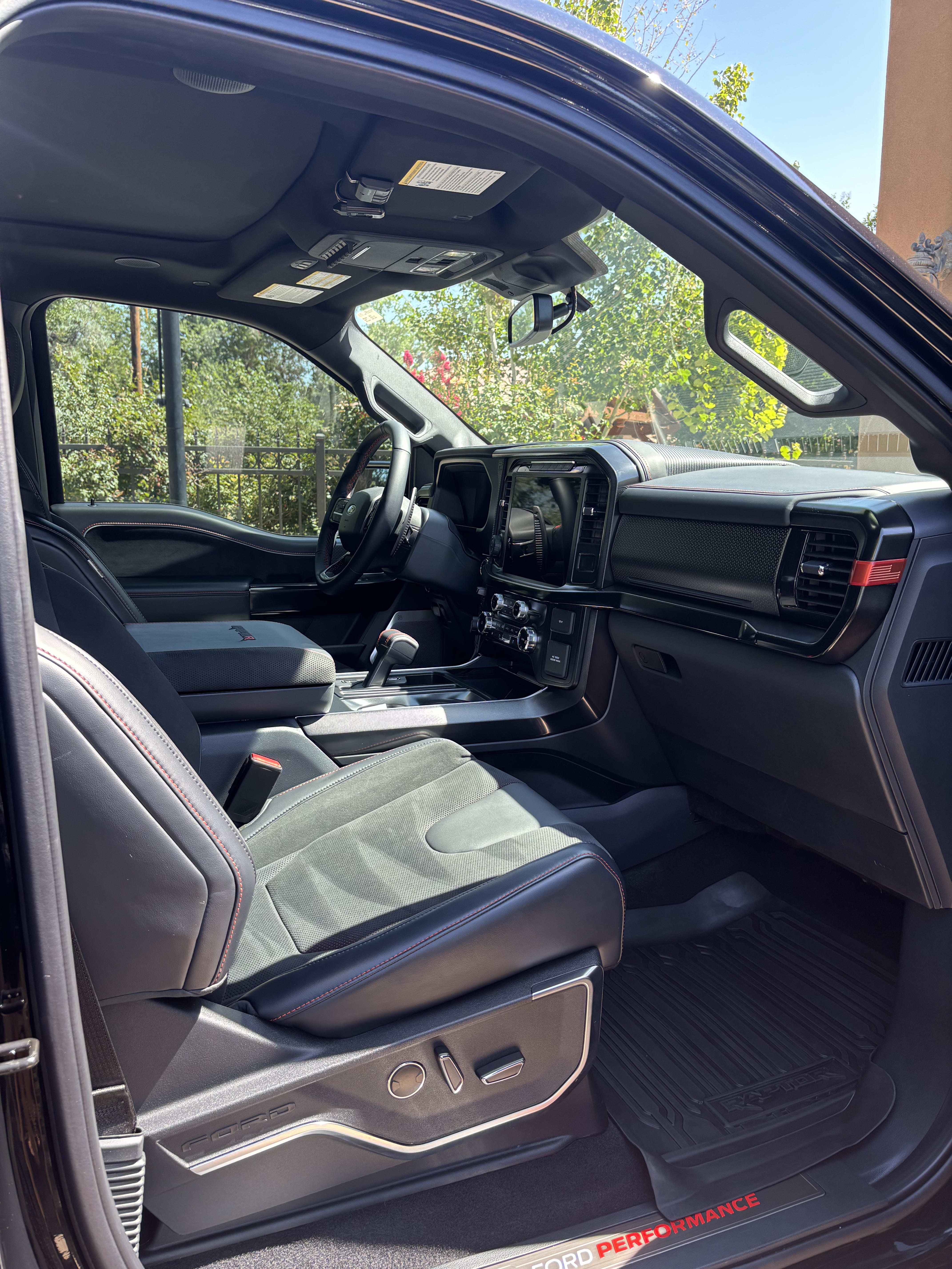 Car detailing service 4