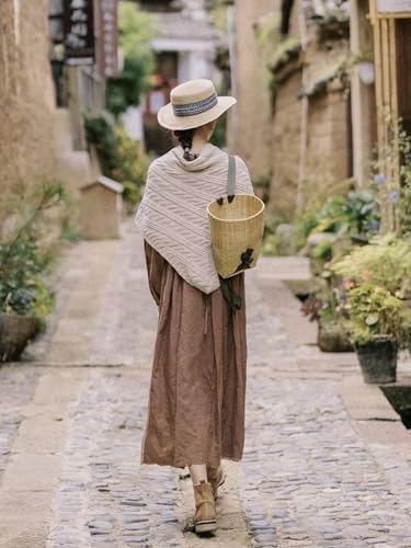 Vue 4 de Chale Triangulaire Tricote Avec