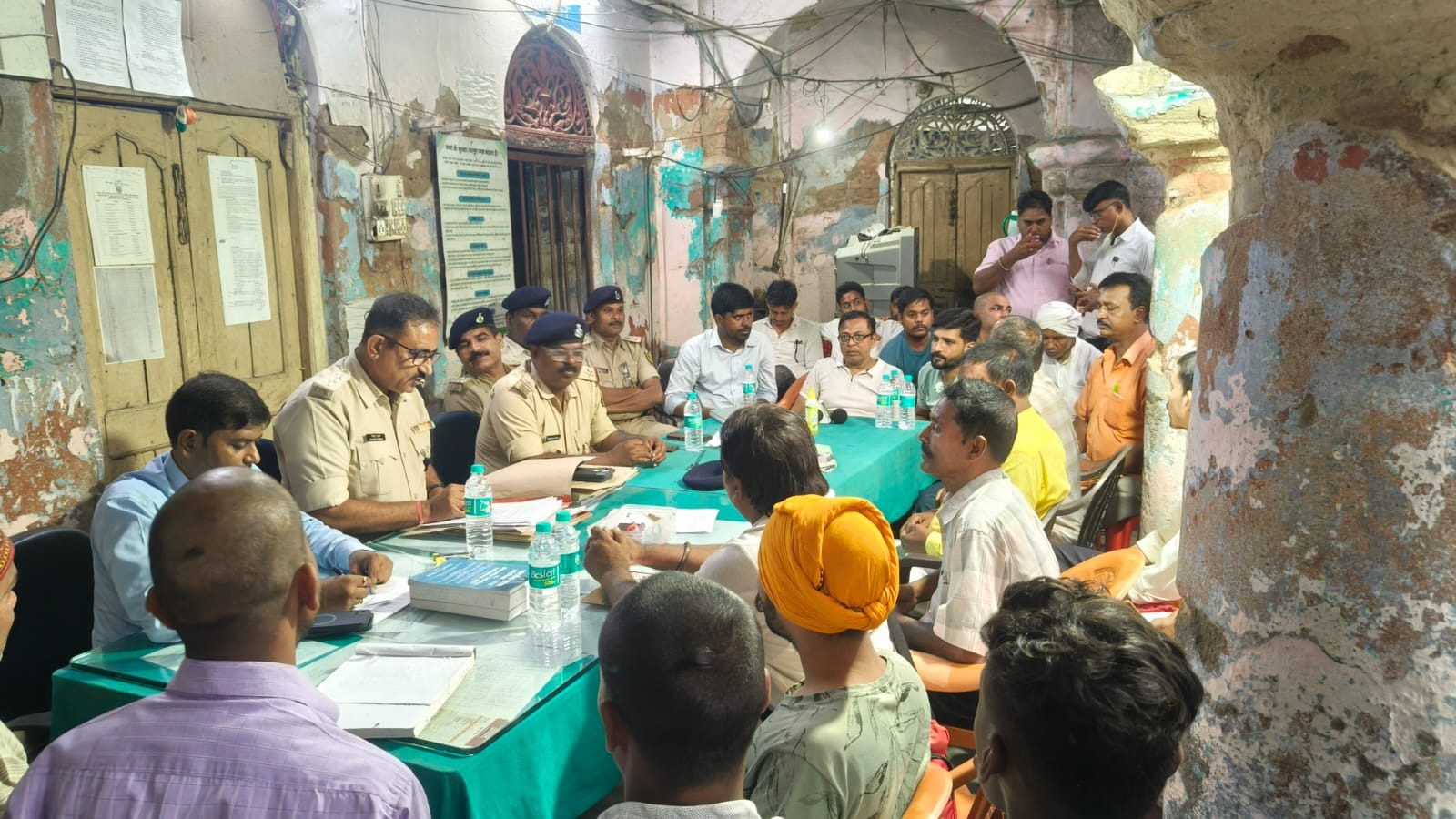 खुसरूपुर थाने में शांति समिति की बैठक, दुर्गापूजा में होगी कड़ी सुरक्षा, डीजे प्रतिबंधित।