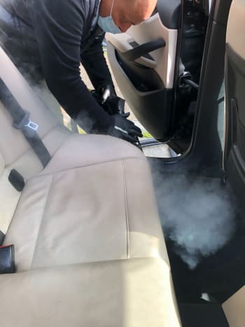 Nettoyage moquette arrière à la vapeur