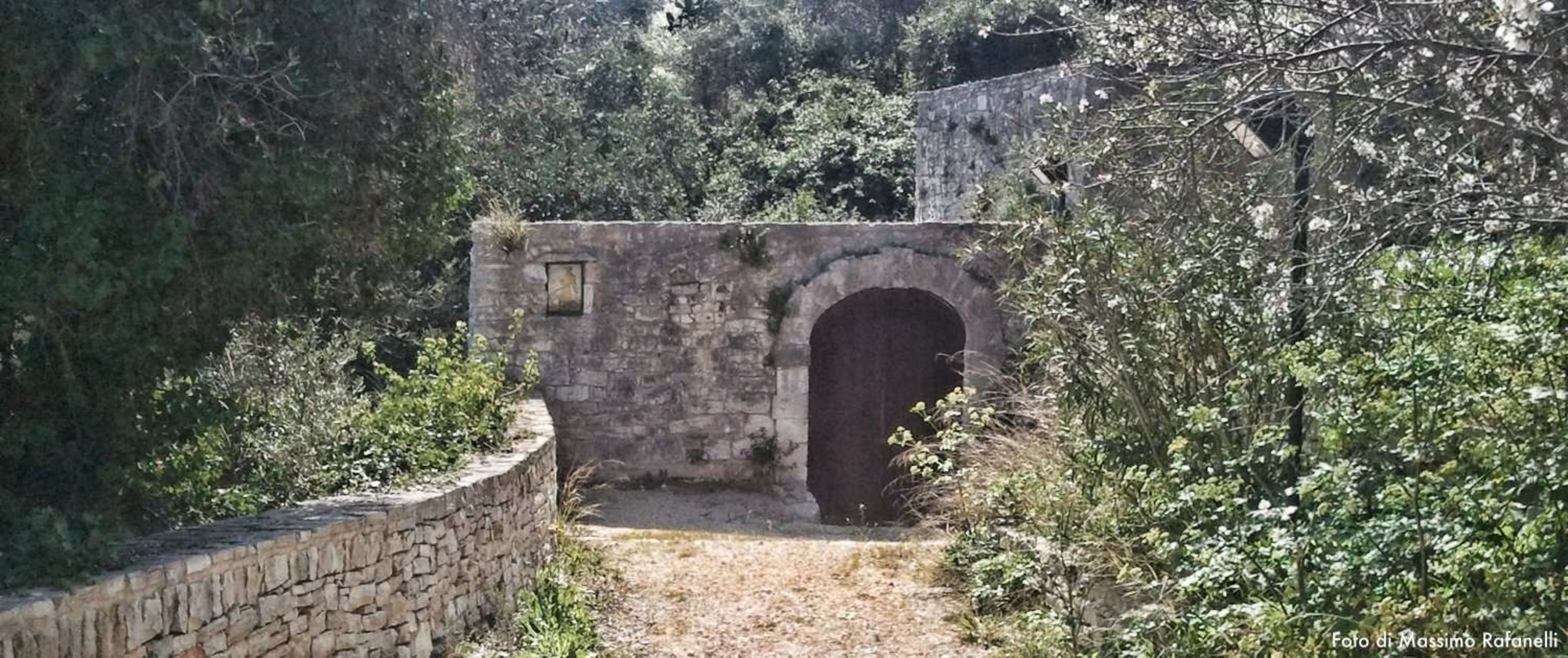 Pulo di Molfetta: Ancient Sinkhole of History and Nature