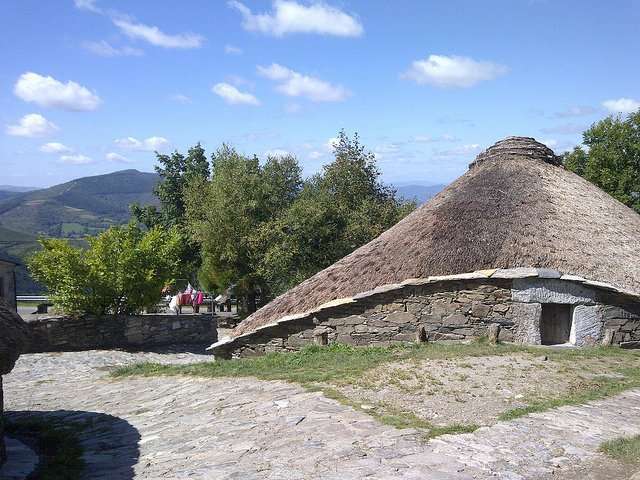 O'CEBREIRO PALLOZAS 20 luoghi simbolo del Cammino di Santiago