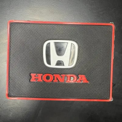 Logolu Torpido Üstü Kaydırmaz Ped (Anti-Slip Mat) görsel 8