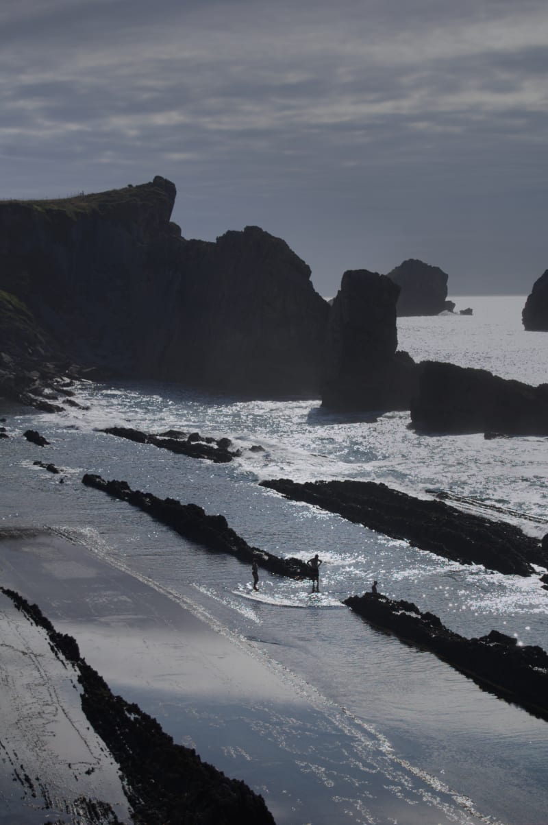 Rocas en la playa de Cantabria