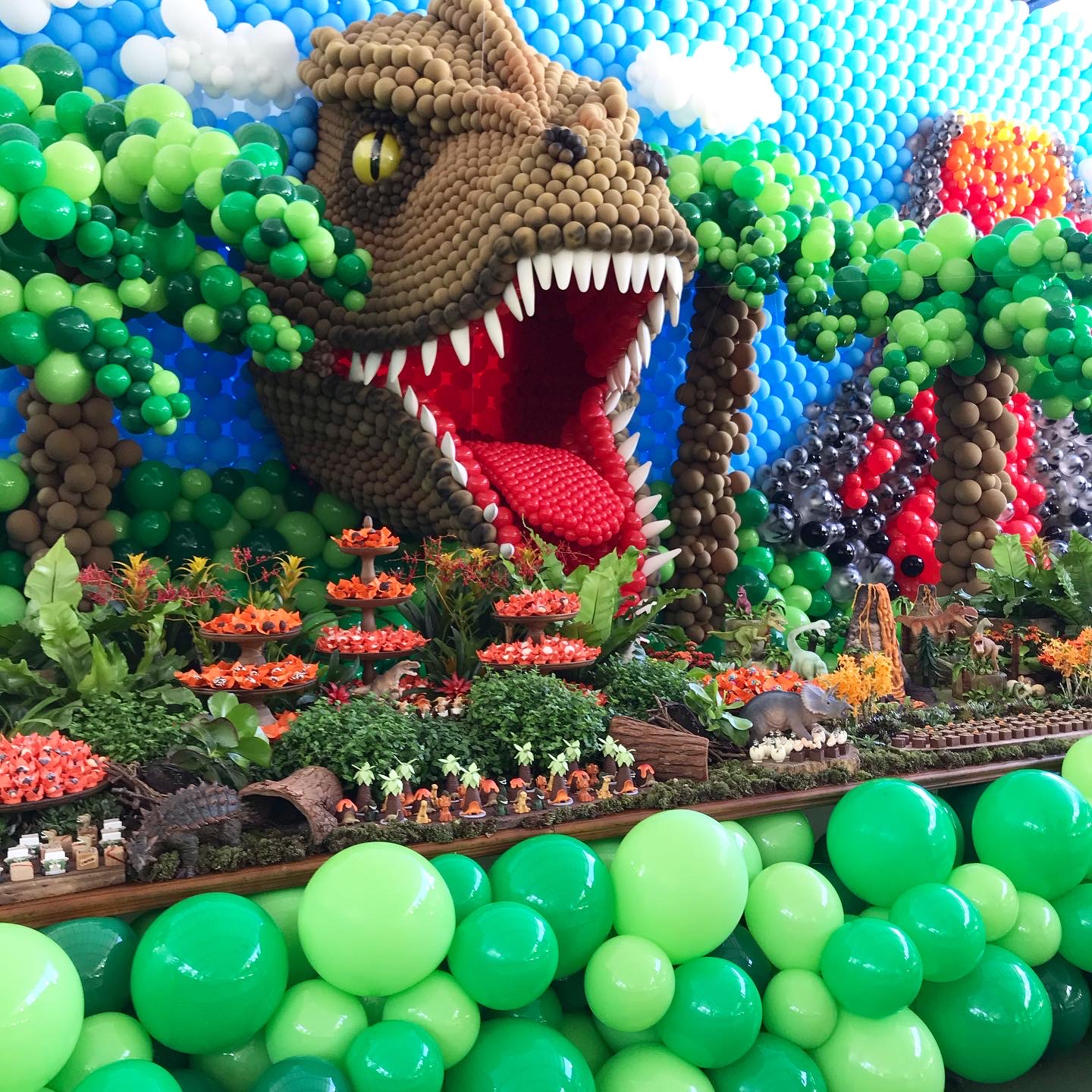 T-Rex gigante balões