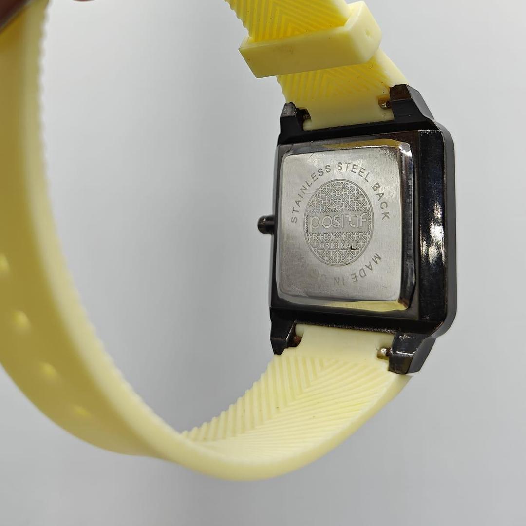 Men’s Yellow Stainless Steel Analogue Watch – Classic 12-Hour Format