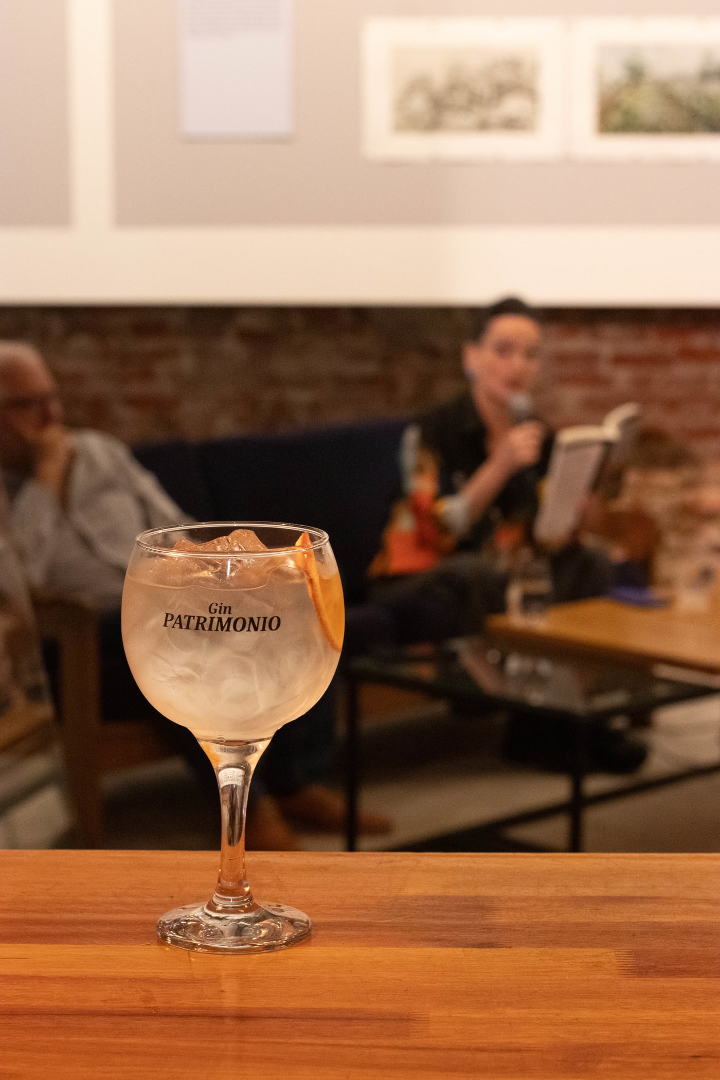 Lanzamiento del libro "El tiempo es una gran mentira"
