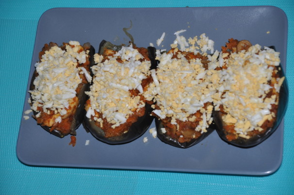 Berenjenas rellenas con pollo y verduras