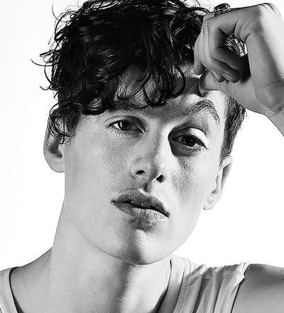 15-faces-of-fashion-week-11.jpg