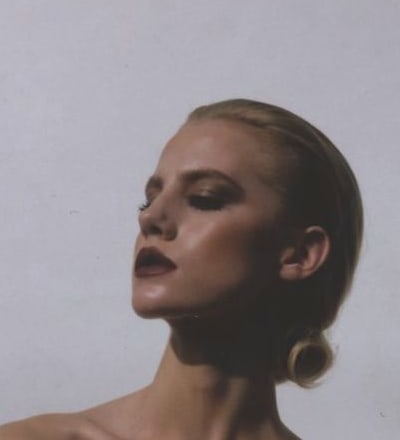 a-kind-of-girl-helmut-would-love-5.jpg