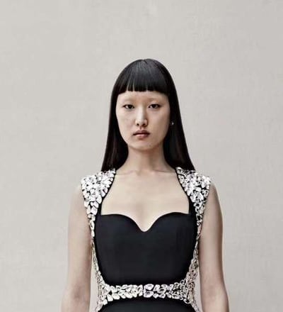 alexander-mcqueen-pre-spring-23-lookbook-16.jpg