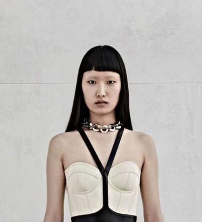 alexander-mcqueen-pre-spring-23-lookbook-18.jpg