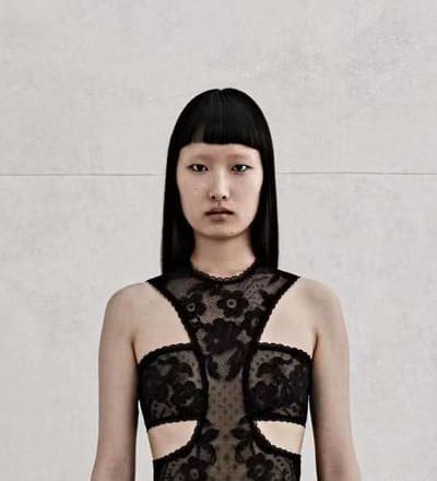alexander-mcqueen-pre-spring-23-lookbook-19.jpg