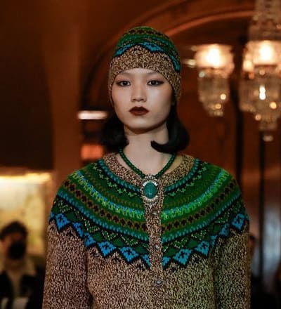 anna-sui-f-w-25-show-11.jpg