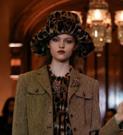 anna-sui-f-w-25-show-2.jpg
