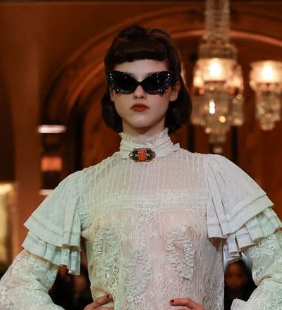 anna-sui-f-w-25-show-8.jpg