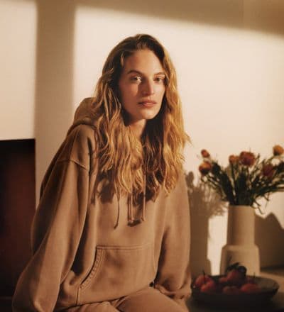 aritzia-holiday-2020-campaign-15.jpg