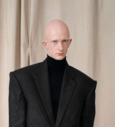 balenciaga-couture-fall-2021-presentation-16.jpg