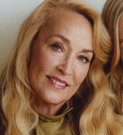 burberry-mothers-day-2025-campaign-1.jpg